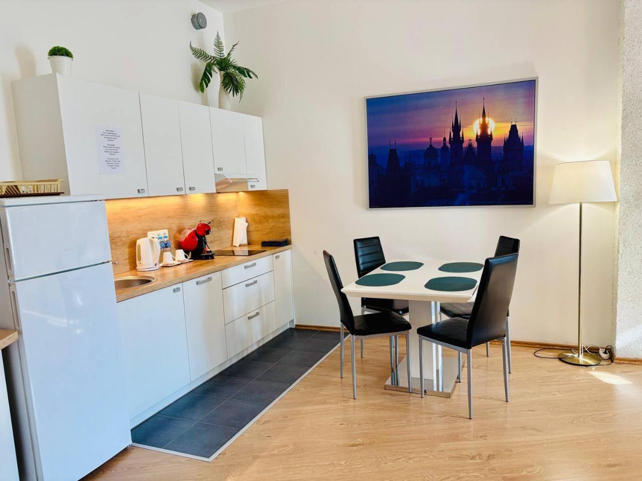 Maria Apartments - Free Parking Prague Exterior photo